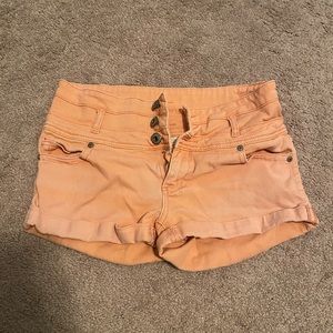 Highwaisted short shorts